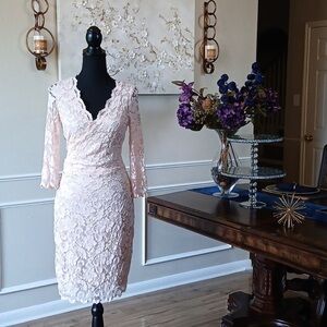 Belle Badgley Mischka Blush Light Pink Floral Lace Sheath Dress. Size 10